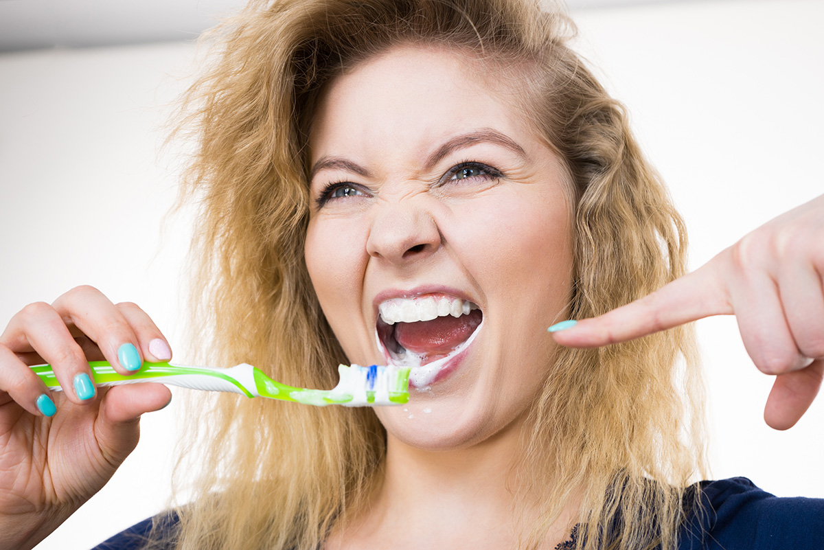 Zahnerhaltung - Prophylaxe und Zähne putzen